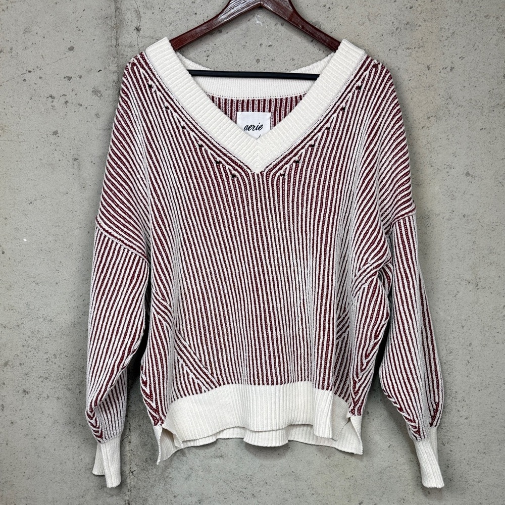Aerie Red Beyond Chenille V-Neck sweater sz M